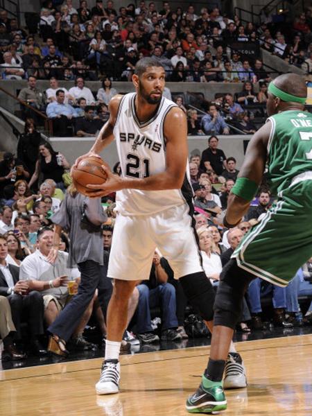 圣地亚哥教士队核心马查多在 2025 季后赛击出生涯第 40 支季后赛打点